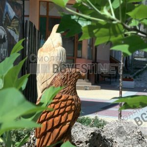 Дървени скулптури от благотворителен карвинг пленер красят Чепеларе