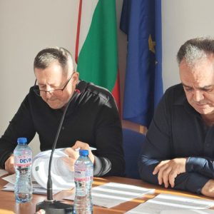 Кметът на Борино поиска 3000 евро заплата със задна дата и предварително изпълнение