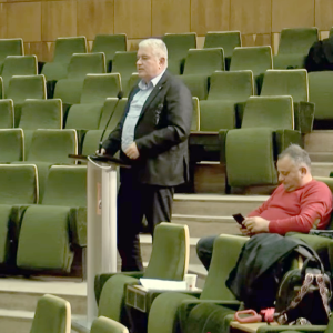 Комисия без лице, сеч без заповед: Така ли се „ремонтира“ булевард в областен град?