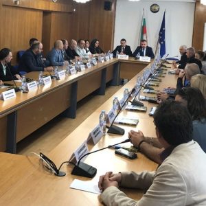 Пари за снегопочистване и паркинги в Пампорово няма, но властта е „готова“ за зимния сезон